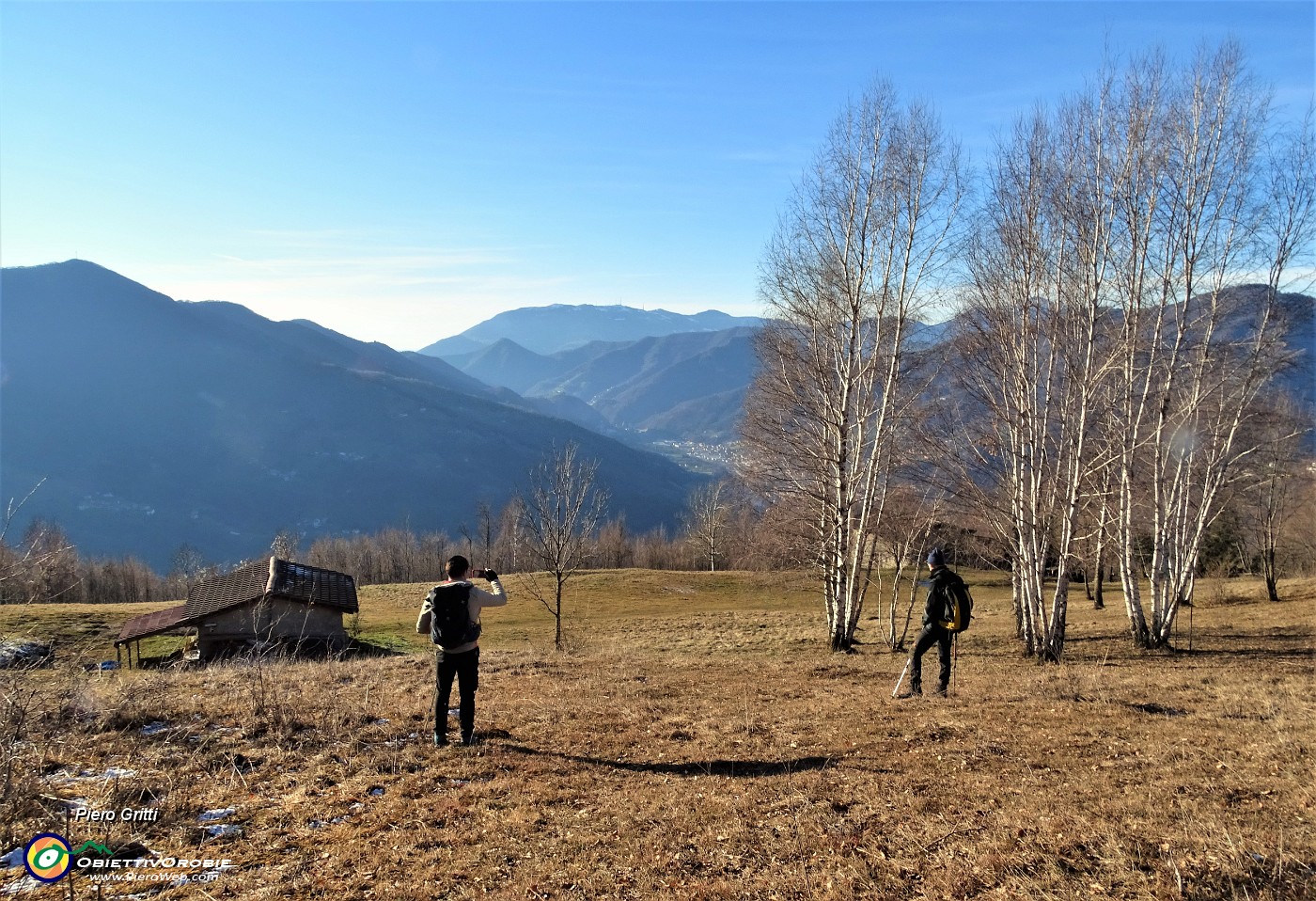 81 Entriamo nei pratoni del Foldone alla Stalla Galuf (Stalla Galuppi) - 900 m.JPG